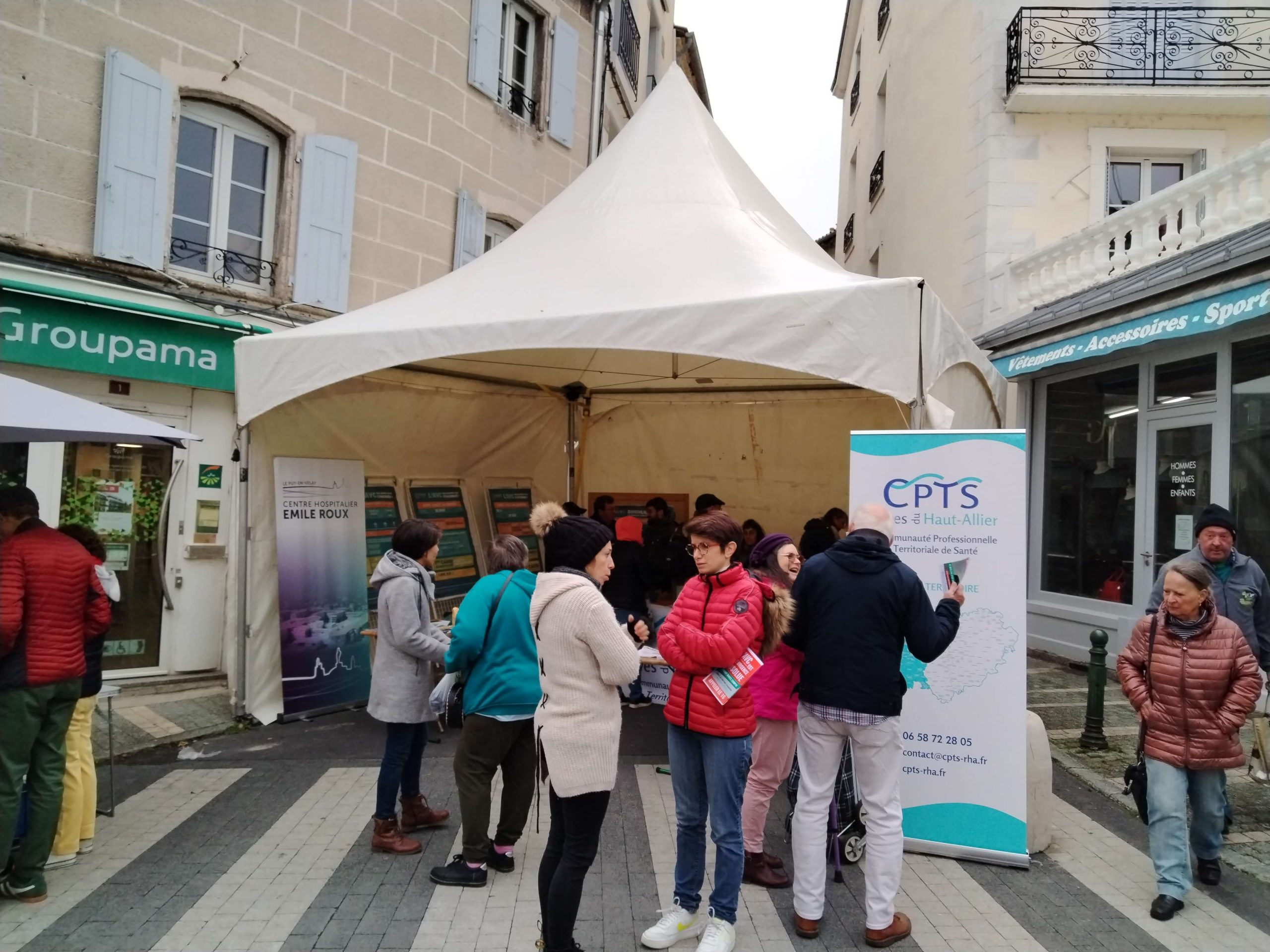 Sensibilisation à la Prévention et à la Prise en Charge des AVC : Une Action Collective au Marché de Saugues